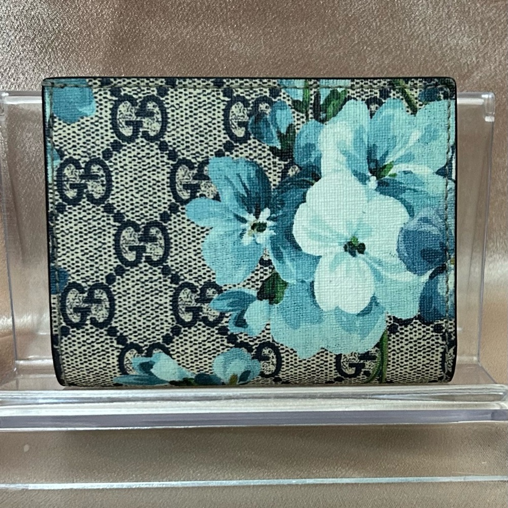 Gucci GG Supreme Blooms Compact Wallet - Picture 3 of 12